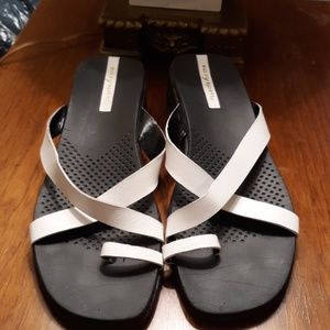 Easy spirit sandals size 9